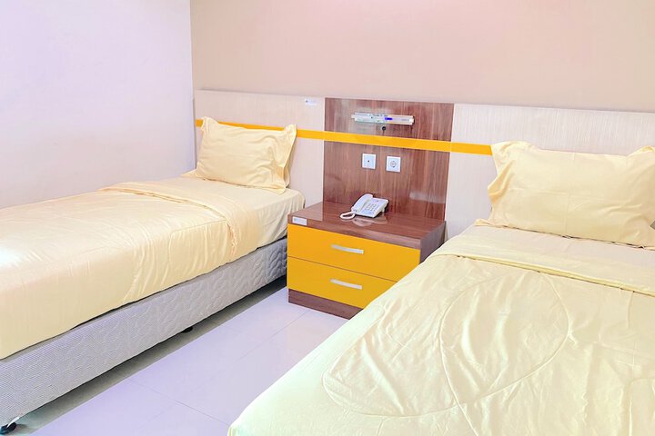 Room 14 of 32