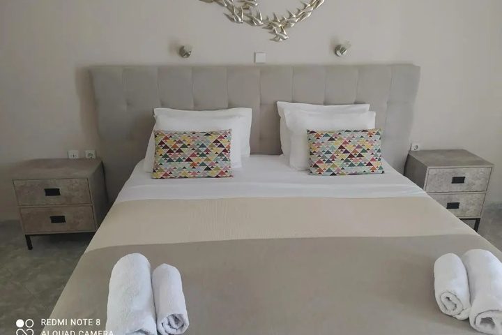 Room 2 of 16