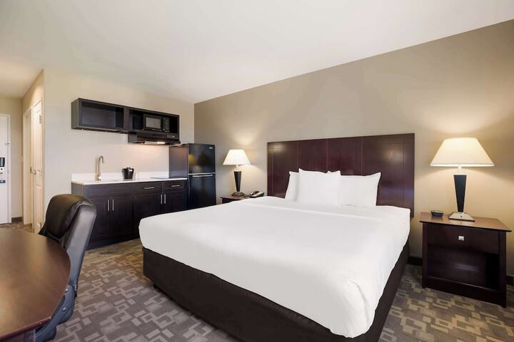 Room 10 of 30