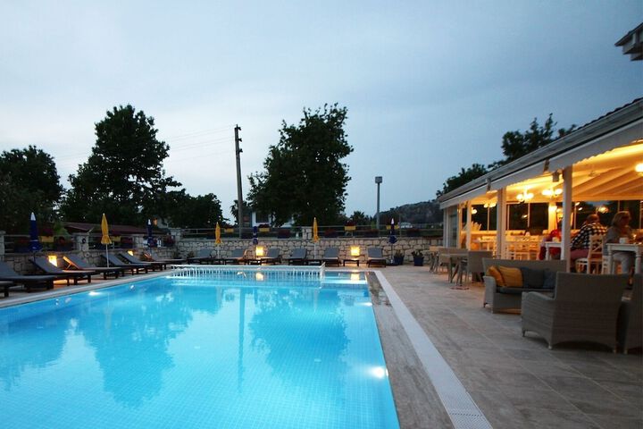 Pool 63 of 178