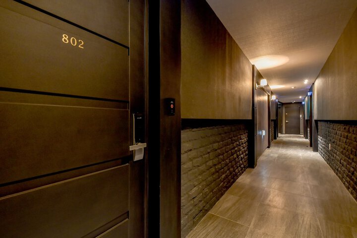 Ballroom/Hall 72 of 84
