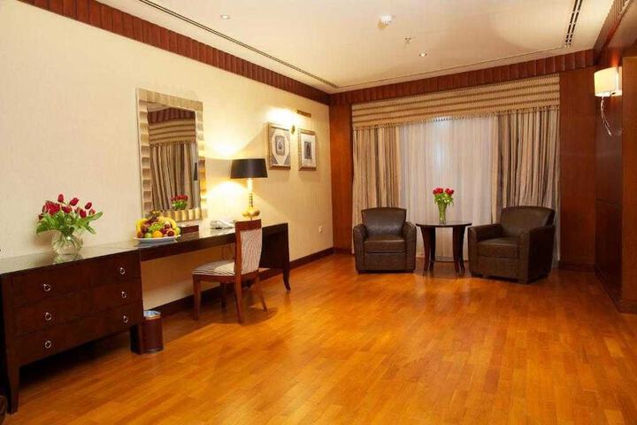 Room 32 of 53