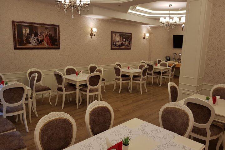 Dining 49 of 55