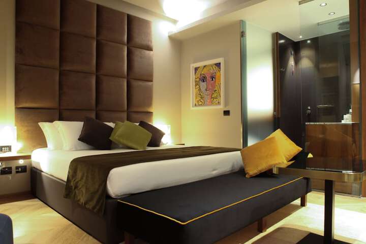 Room 14 of 73