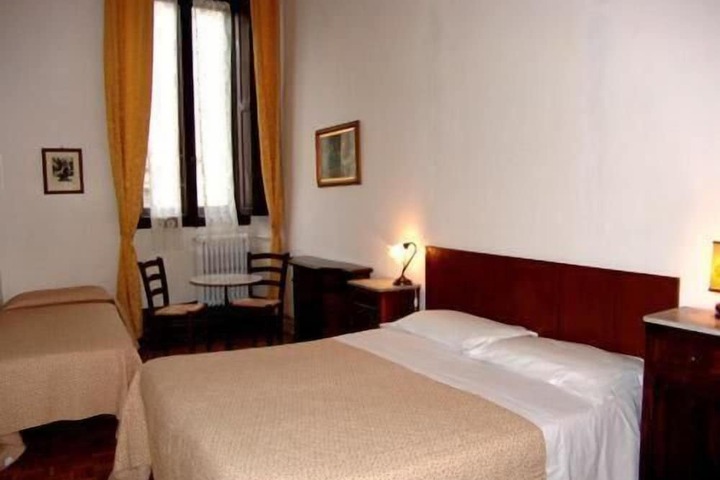 Room 20 of 39