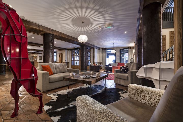 Entrance & Lobby