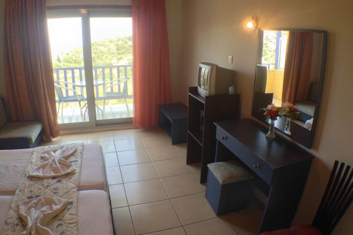 Room 6 of 50