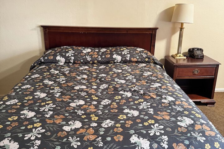 Room 8 of 18