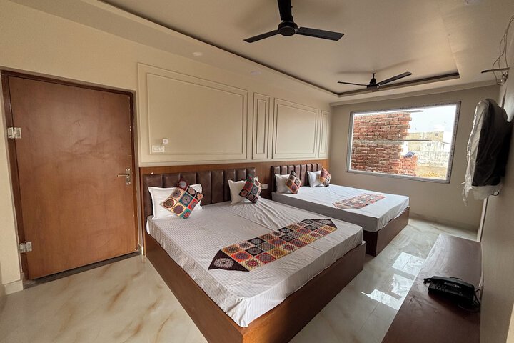 Room 3 of 18