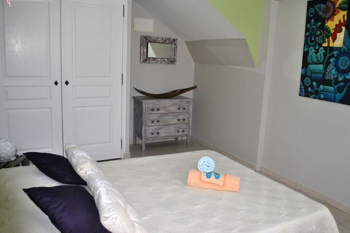 Room 2 of 15