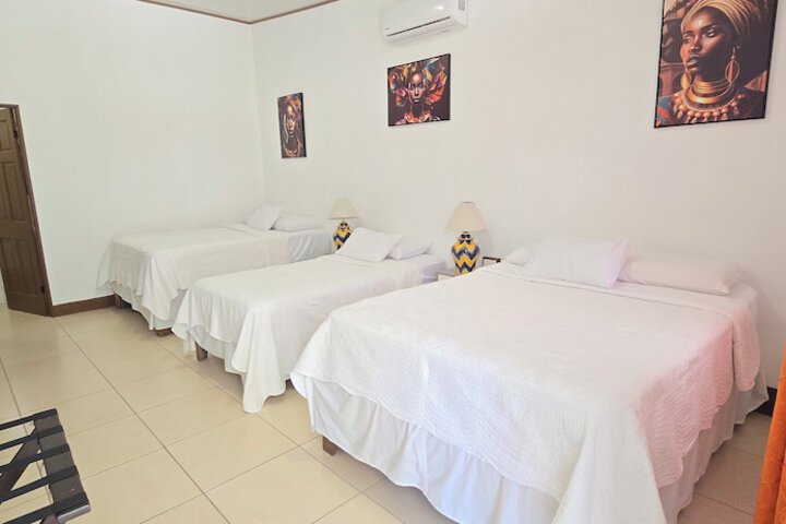 Hotel Tortuguero Beachfront