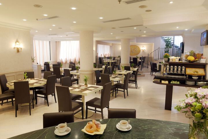 Breakfast/Coffee Service 135 of 185