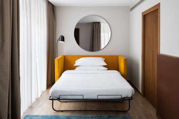 Room 10 of 47