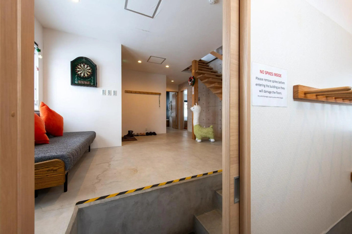 Room 10 of 15