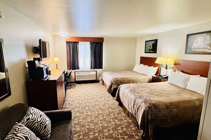 Room 11 of 32