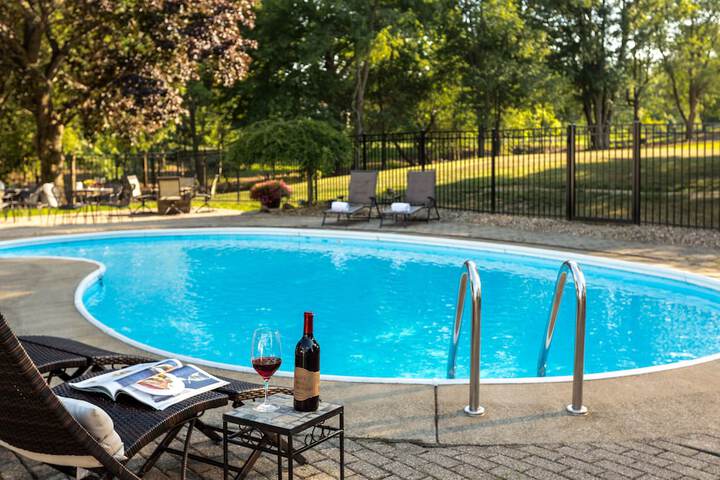 Pool 19 of 25