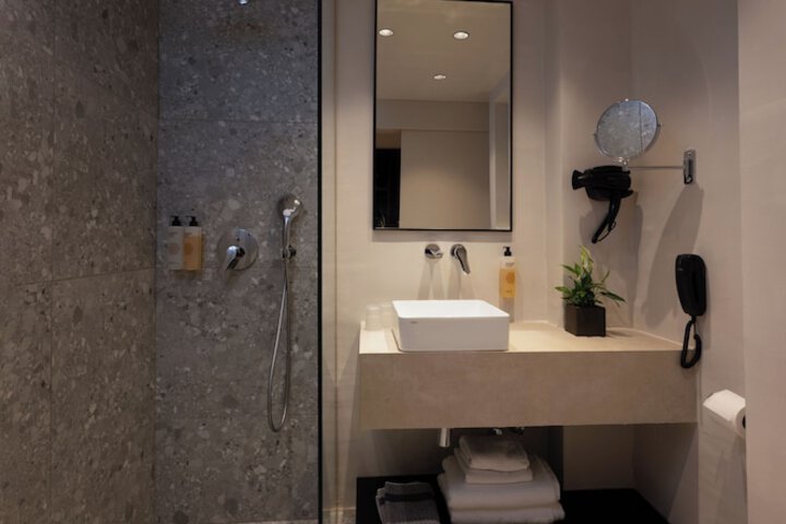 Clean Restrooms