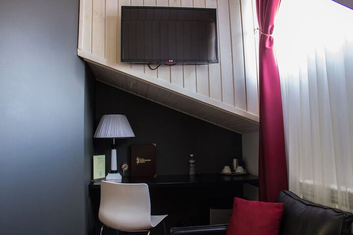 Room 25 of 49