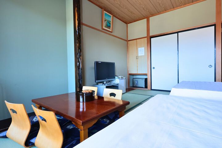 Room 21 of 90