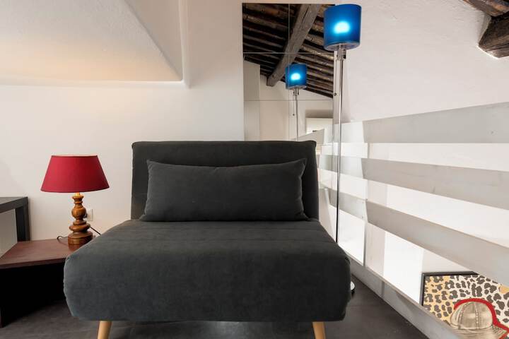 Room 7 of 28