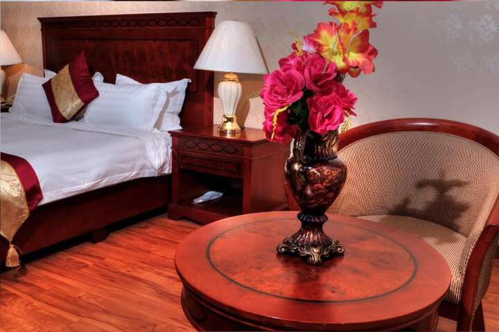 Room 3 of 8