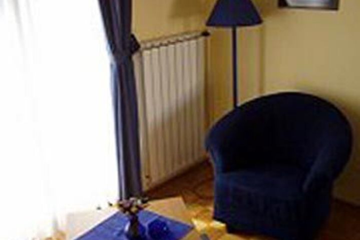 Room 17 of 30