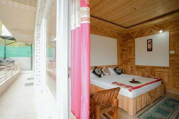 Room 4 of 14