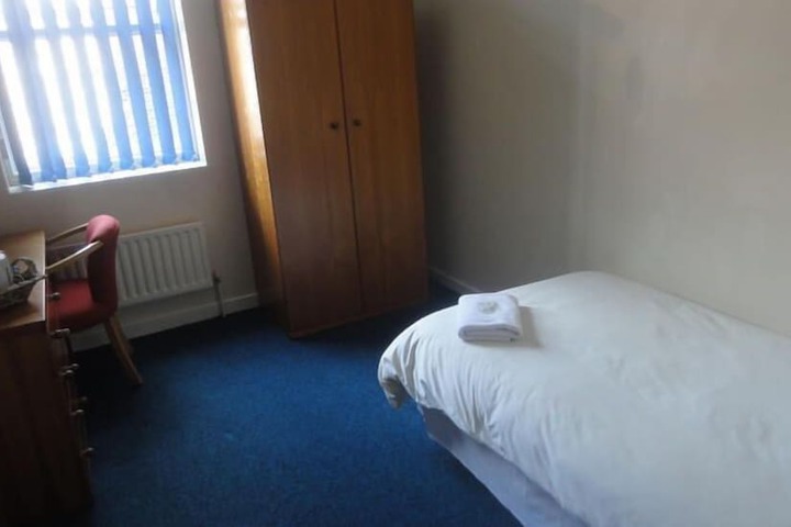 Room 9 of 20