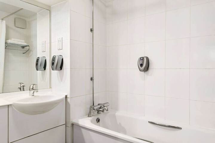 Room 14 of 22