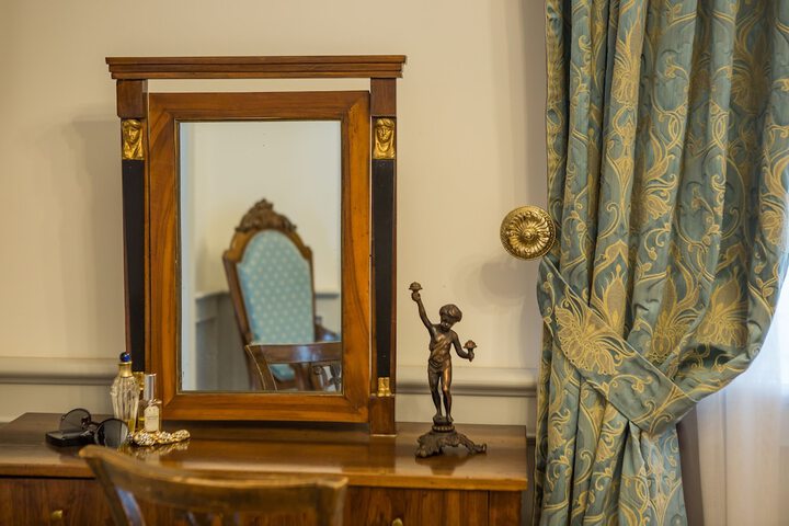 Room 14 of 117