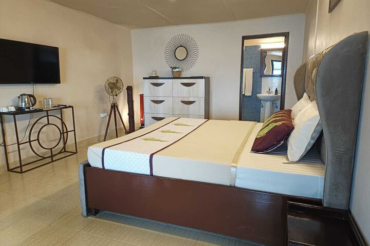 Room 8 of 97