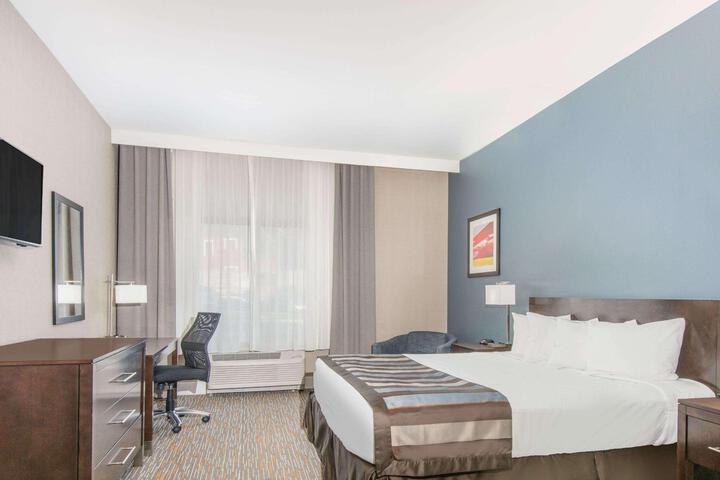 2 Queen Beds Deluxe Room (15 of 15)
