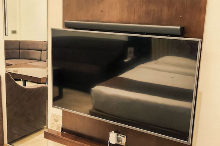 Room 37 of 71