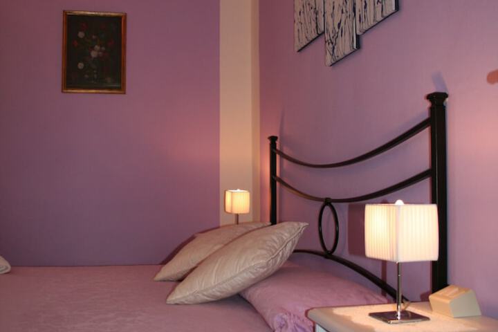 Room 4 of 113