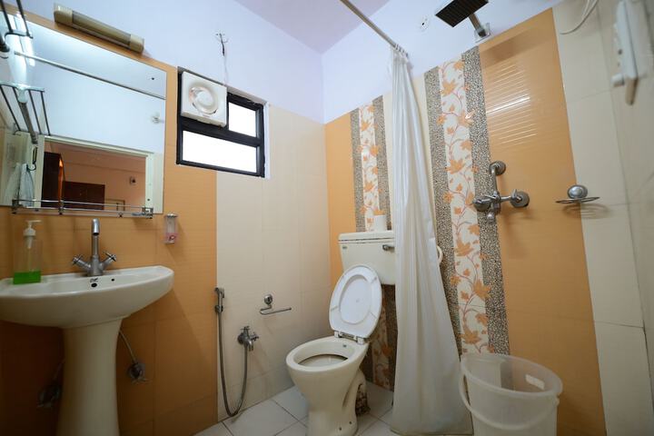 Room 106 of 189