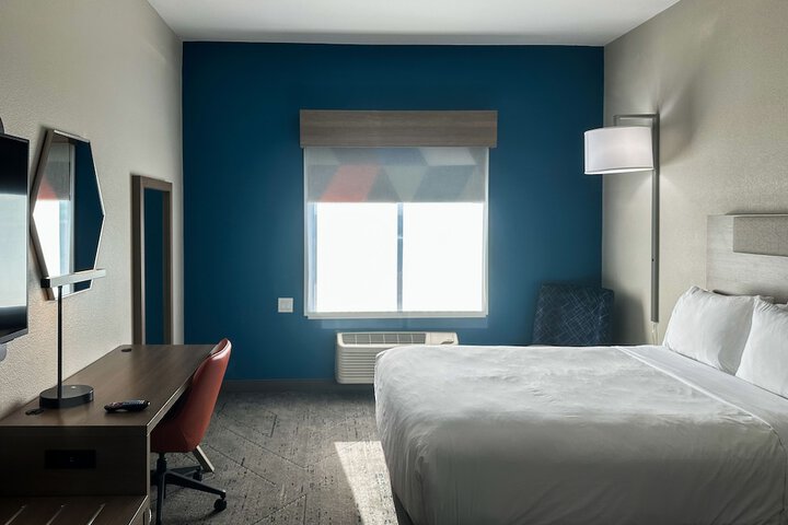 1 King Bed (1 of 3)