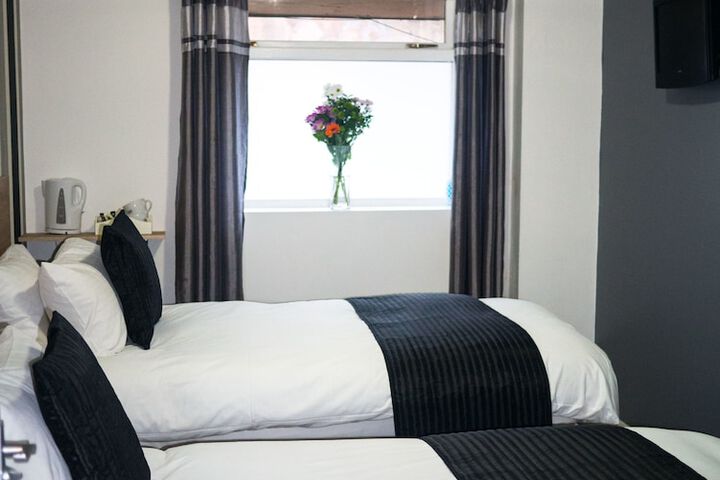 Room 9 of 26