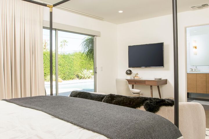 Room 4 of 46