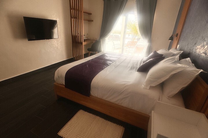 Room 16 of 46
