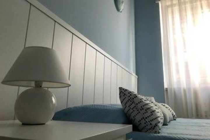 Room 6 of 23