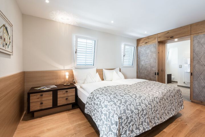 Room 4 of 41