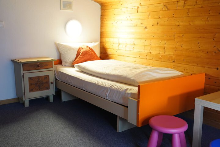 Room 5 of 62