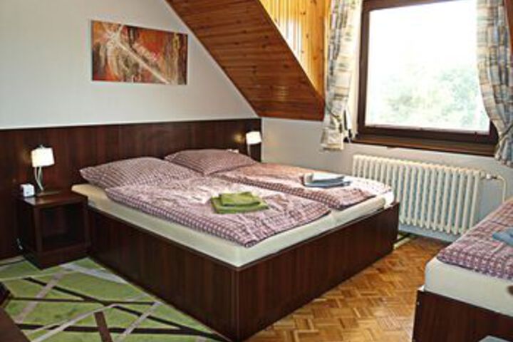 Room 10 of 34