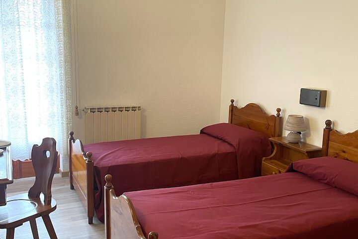 Room 6 of 28