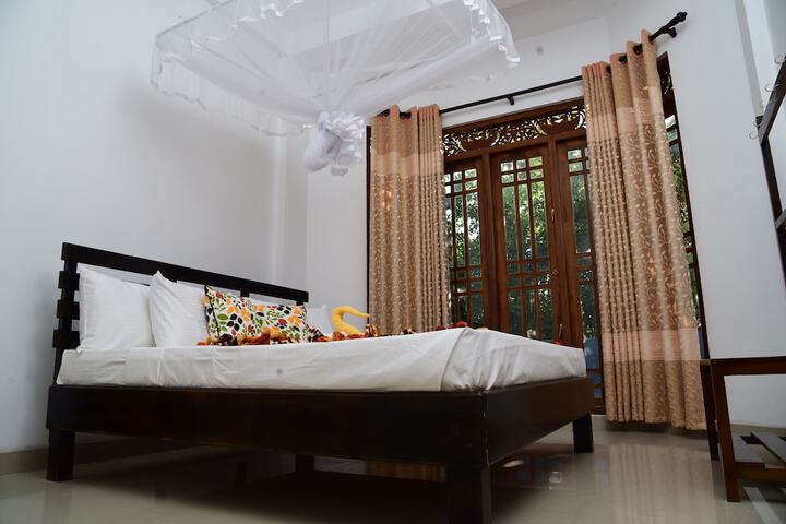 Room 5 of 25