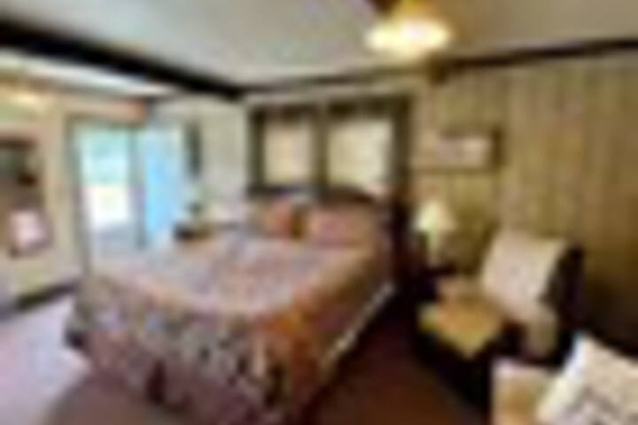 Room 17 of 102