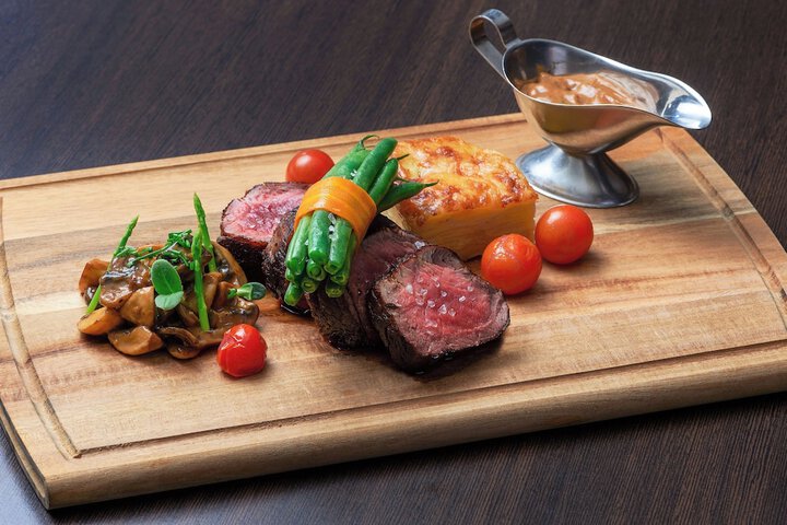 Dining 43 of 52