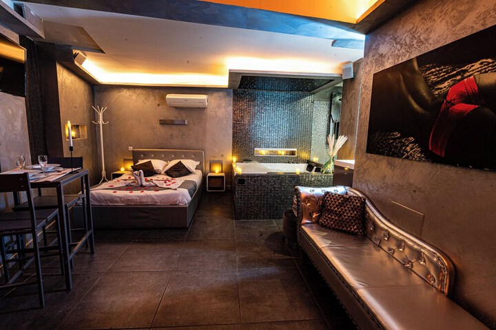 Room 7 of 27