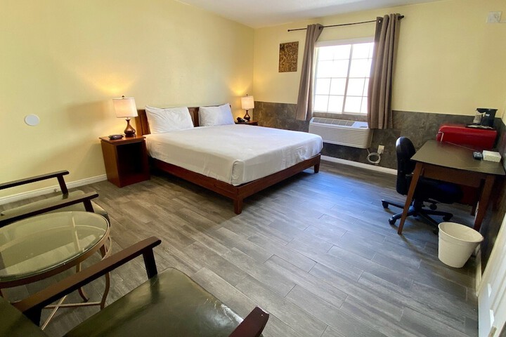 Standard King Bed Kitchenette (1 of 19)