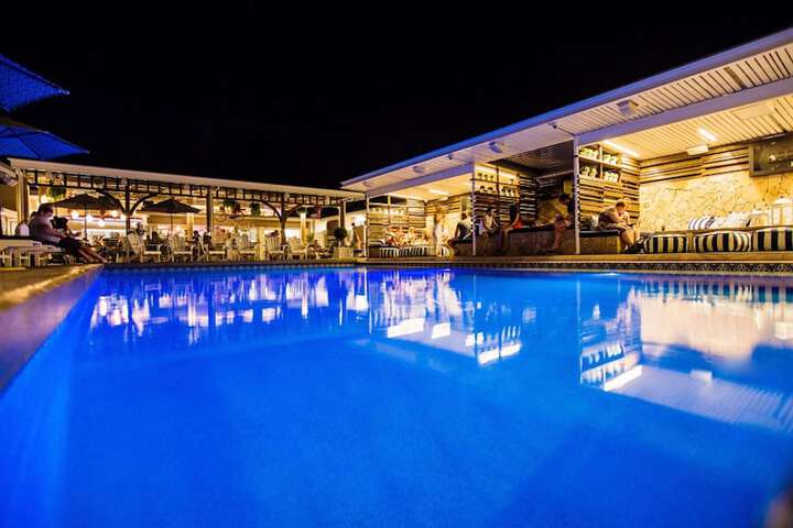 Pool 34 of 48